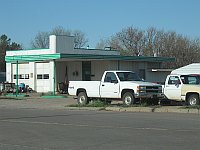 USA - Sayre OK - Closed Service Station (20 Apr 2009)
